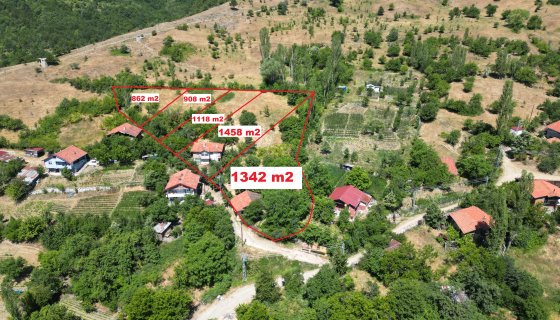 SALMANLAR KÖYÜNDE 5 AYRI PARSELLİ AHŞAP EVLİ SATILIK BAHÇE